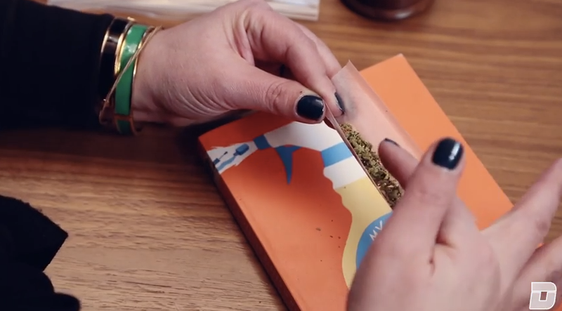 Illustration for article titled Video: How To Roll The Perfect Joint